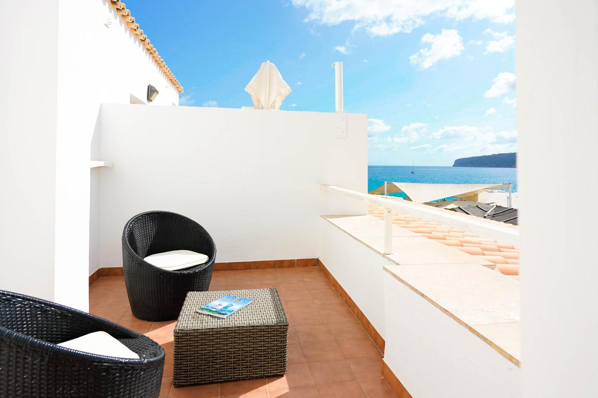 Apartamentos Es Calo Exterior photo
